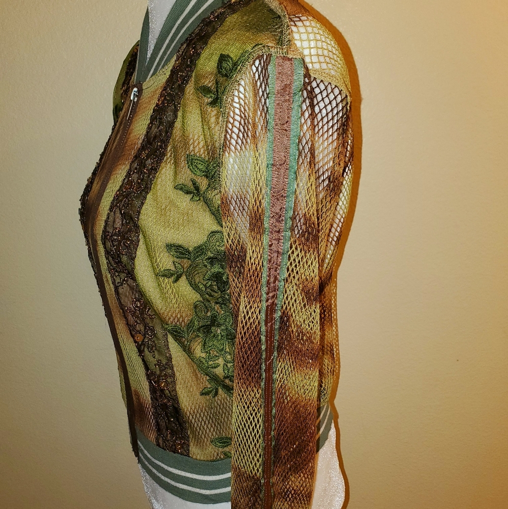 Shirt - Picture 2 of 4